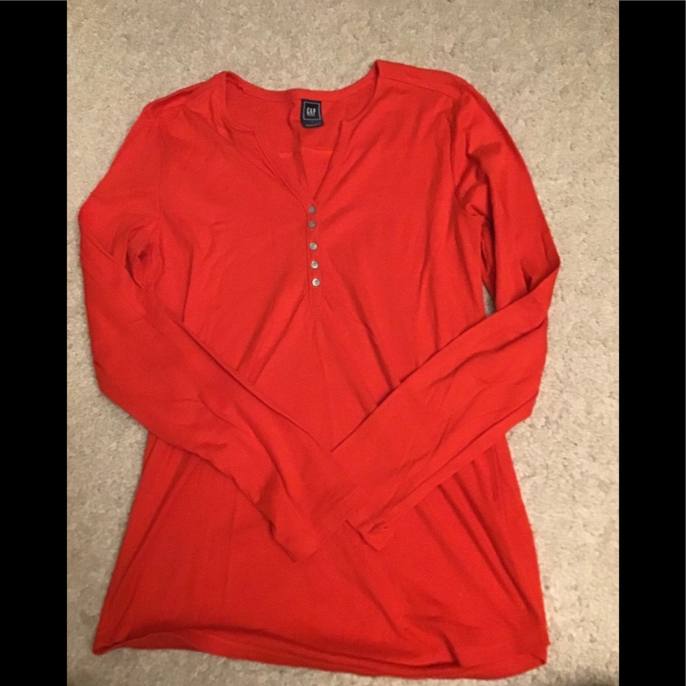 GAP maternity shirt